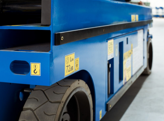 Podnośnik nożcowy Poznań - tylne zawieszenie